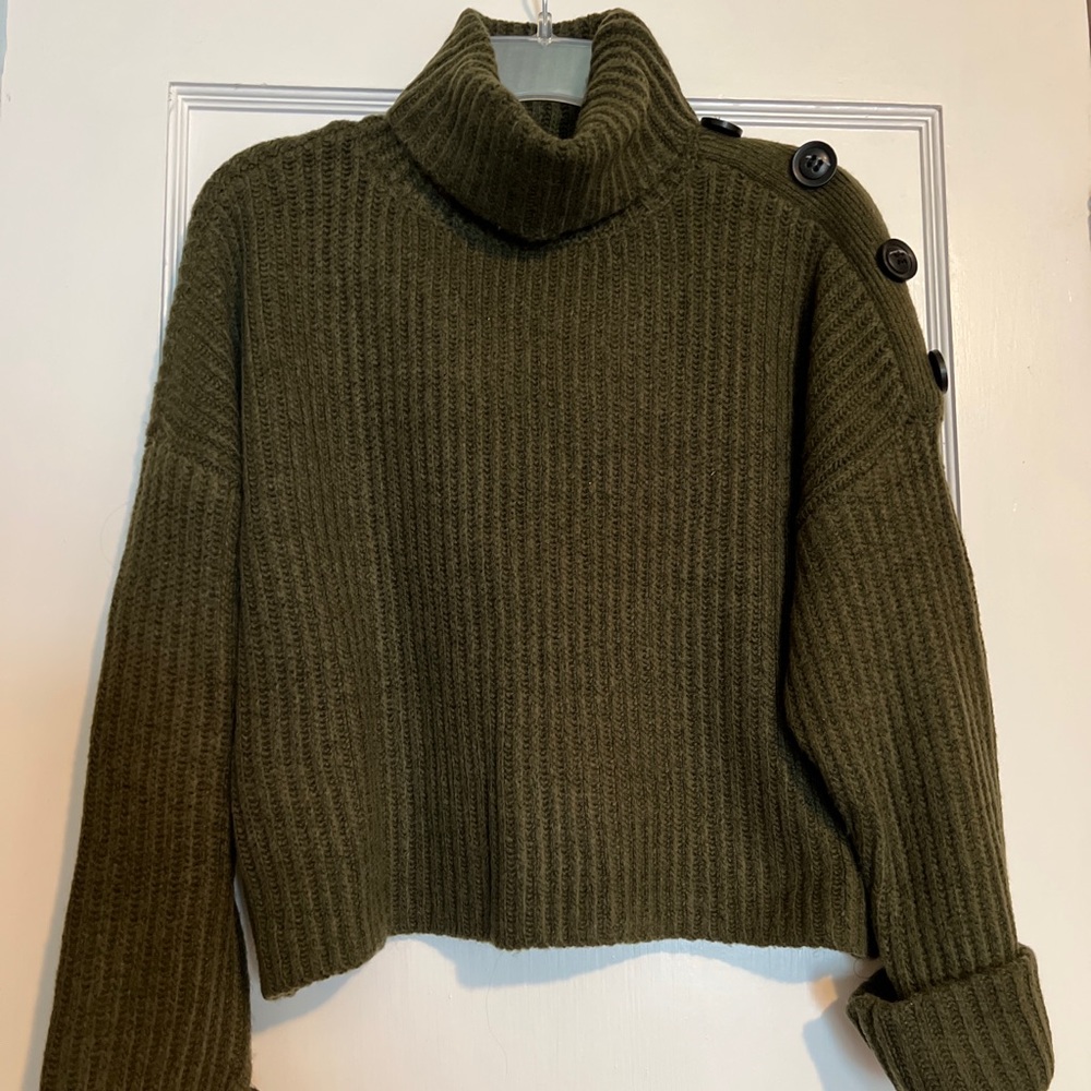 NWT Express Ribbed Button Turtleneck Green Extra Small XS